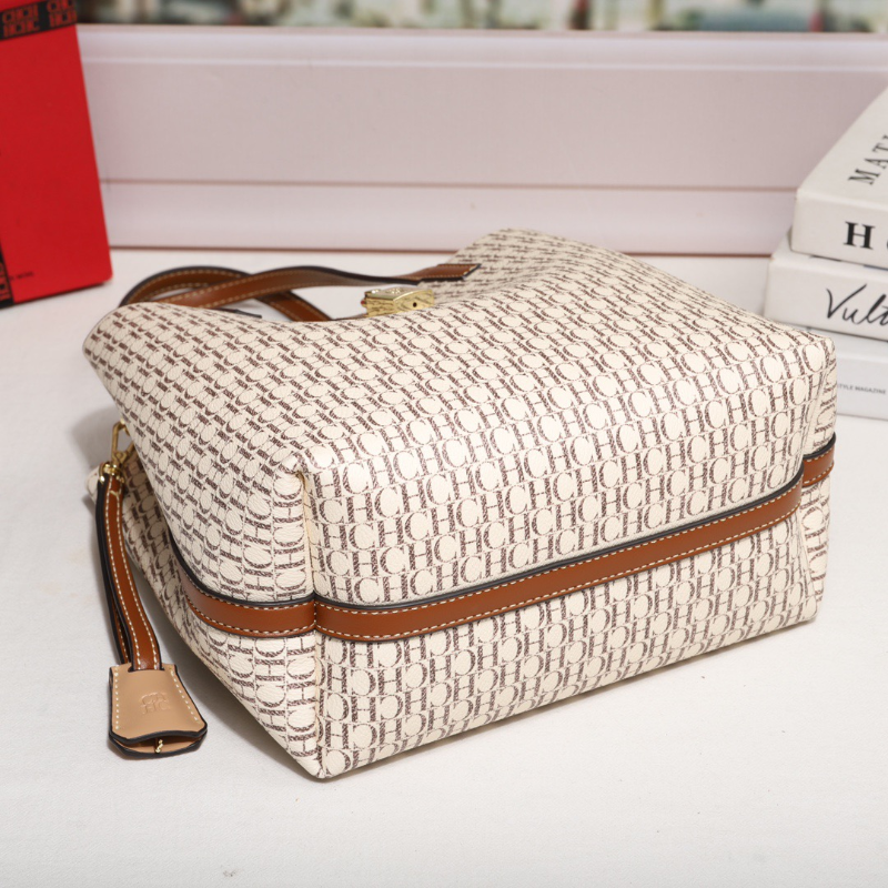 Bolso de Mujer Premium – Elegancia, Capacidad y Estilo Diario